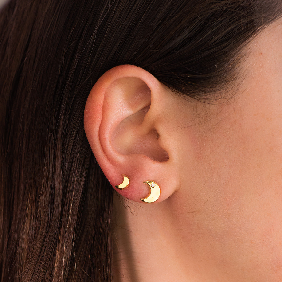 18K PENDIENTES ORO AMARILLO MEDIA LUNA 6.5X 5 MM CIERRE PRESION