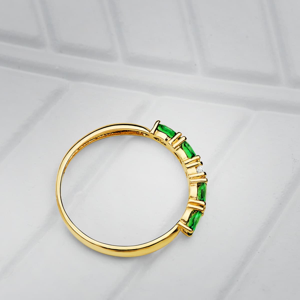 18K SORTIJA ORO AMARILLO 4 CIRCONITA VERDES TALLA MARQUISE ANCHO 2 MM