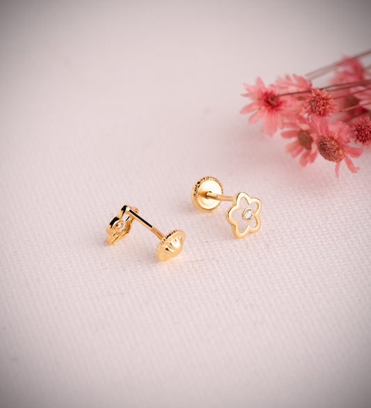 18K PENDIENTES ORO AMARILLO FLOR CALADA CON CIRCONITAS. MEDIDA: 6 X 6 MM. CIERRE TUERCA