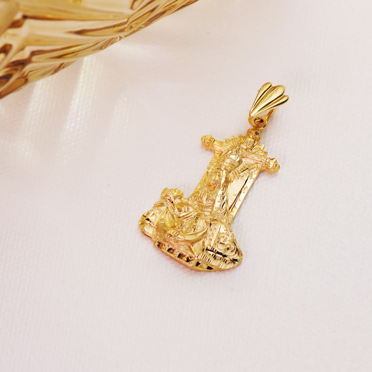 18K MEDALLA ORO AMARILLO VIRGEN DE ANGUSTIAS SILUETA TALLADA 34X22 MM