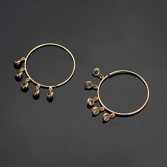 18K AROS ORO AMARILLO HILO DE 20 MM CON 5 COLGANTES CIRCONITA BLANCAS