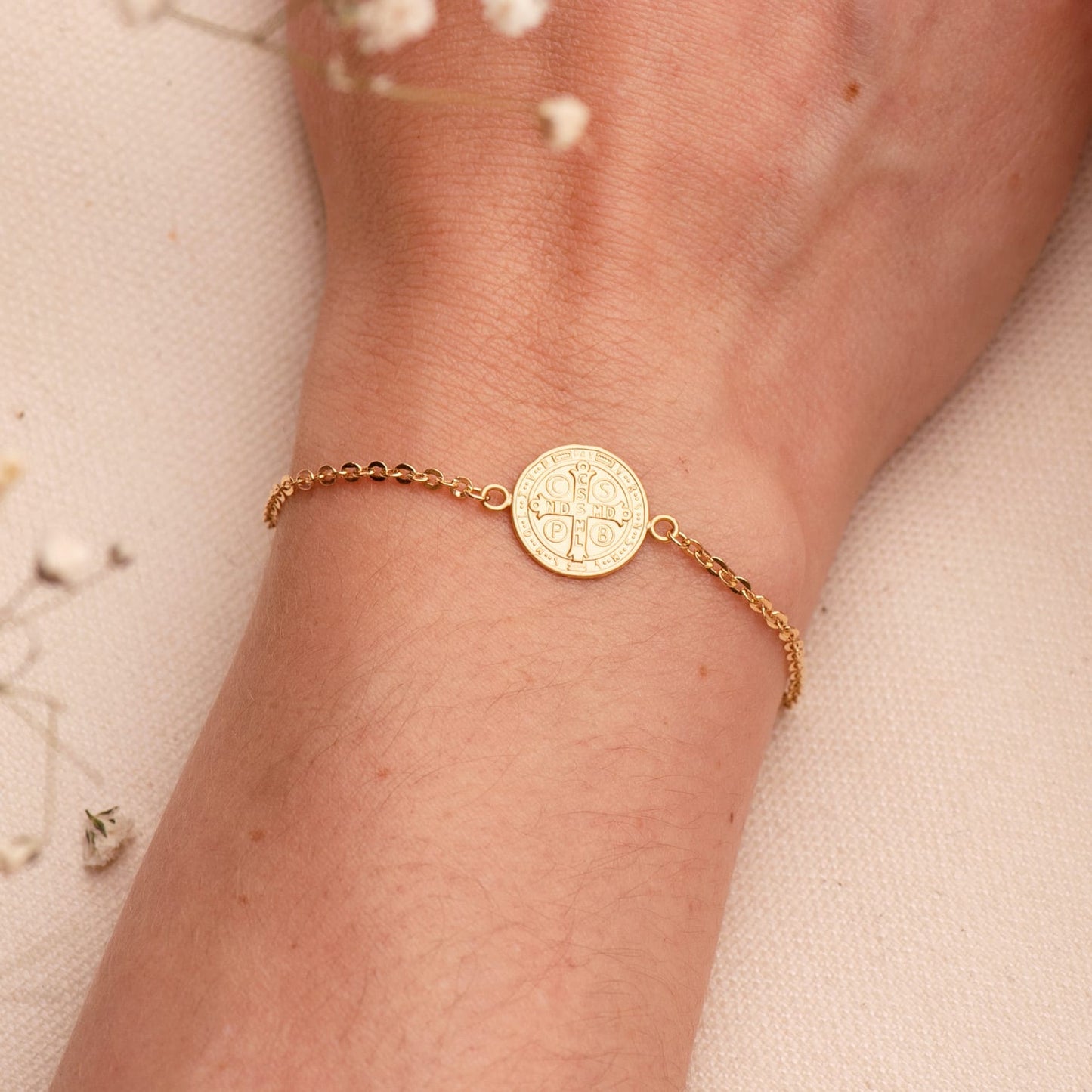 18K PULSERA ORO AMARILLO CON MEDALLA ORO AMARILLO SAN BENITO 12 MM. LARGO: 18+2 CM