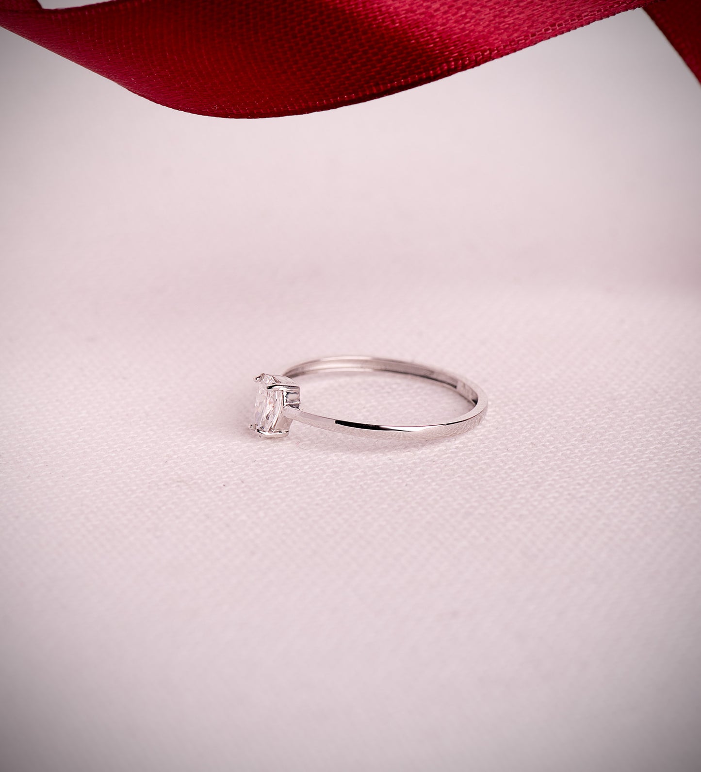 18K SORTIJA ORO BLANCO DIAMANTE LABORATORIO TALLA PERA 0,35 QTES. VS2 - G. ANCHO: 6 MM