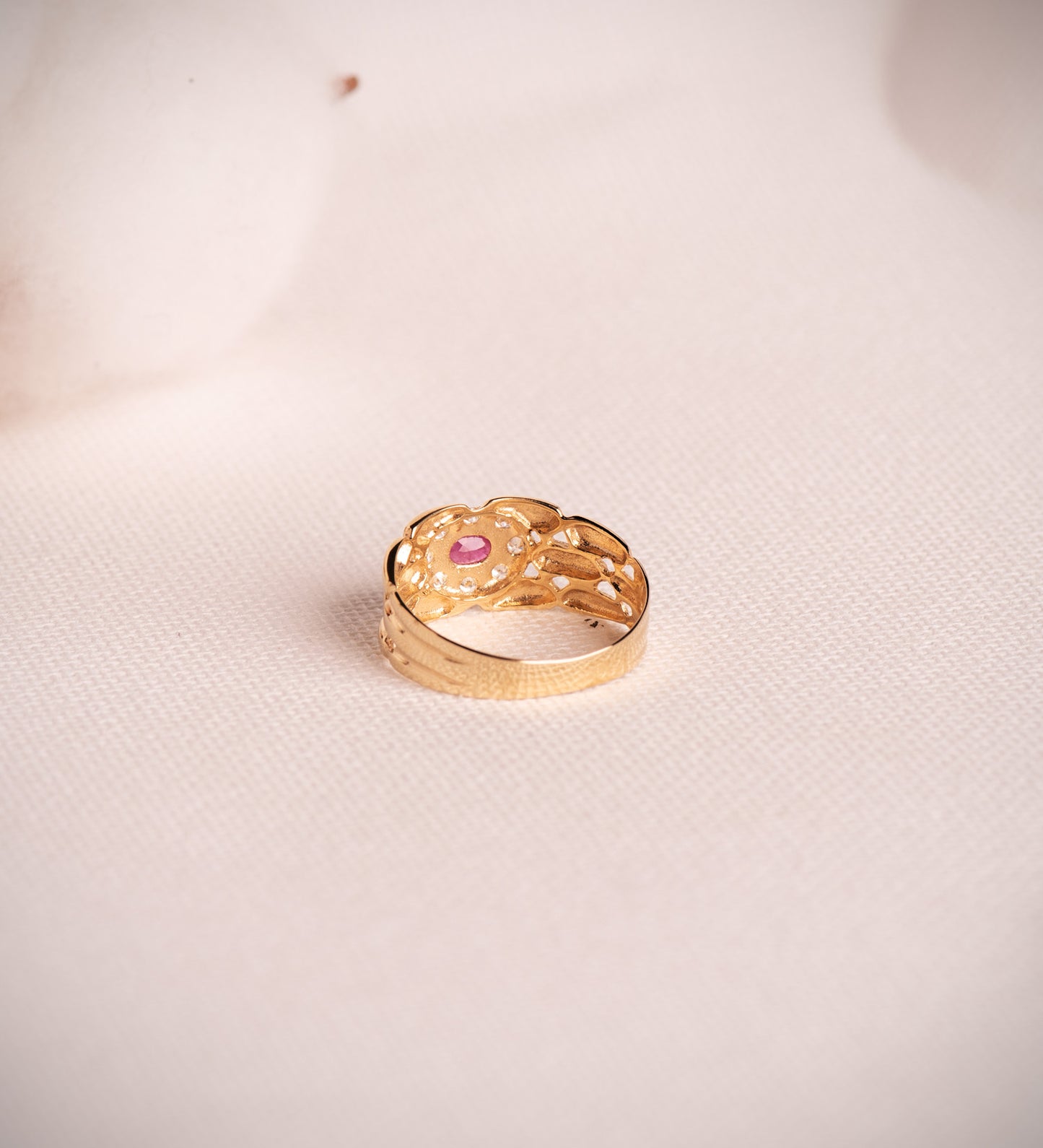 18K SORTIJA ORO AMARILLO PANTER CON CIRCONITAS Y RUBI NATURAL 4X3 MM. ANCHO: 9MM