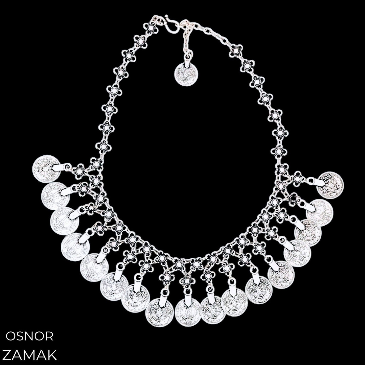 COLLAR ZAMAK PLATEADO CON MONEDAS