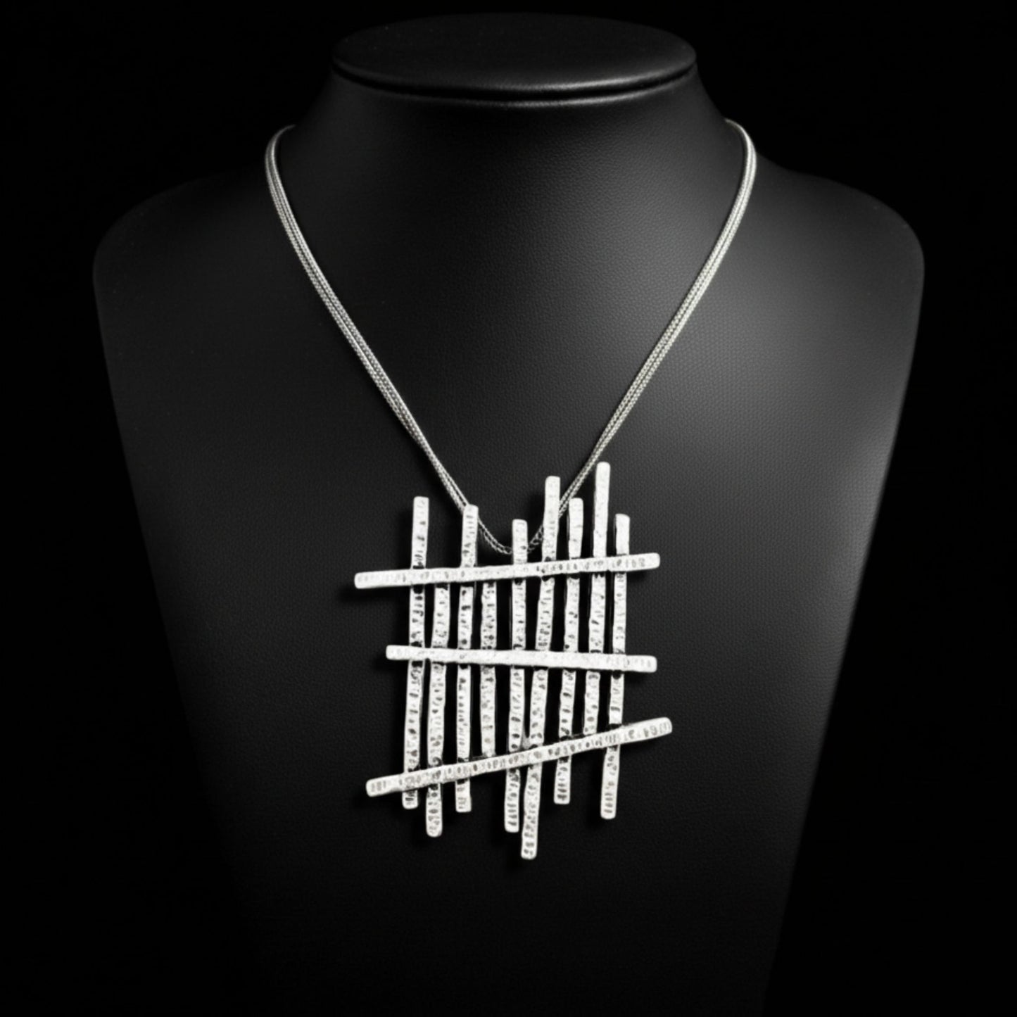 Collar Zamak Colgante Rejilla Geométrica Largo Ajustable Unisex Joyeria Osnor Zamak