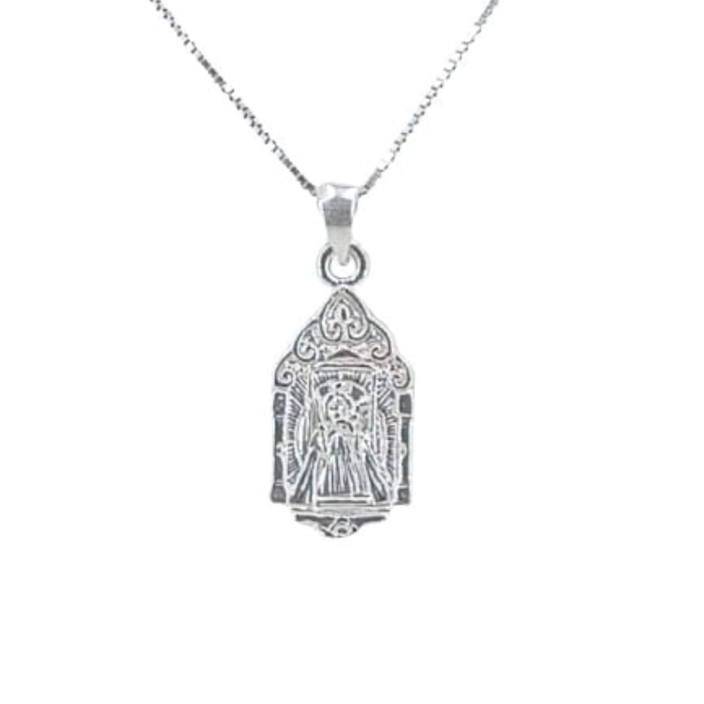 MEDALLA SILUETA VIRGEN DEL SOCORRO PLATA ACABADO EN PLATEADO