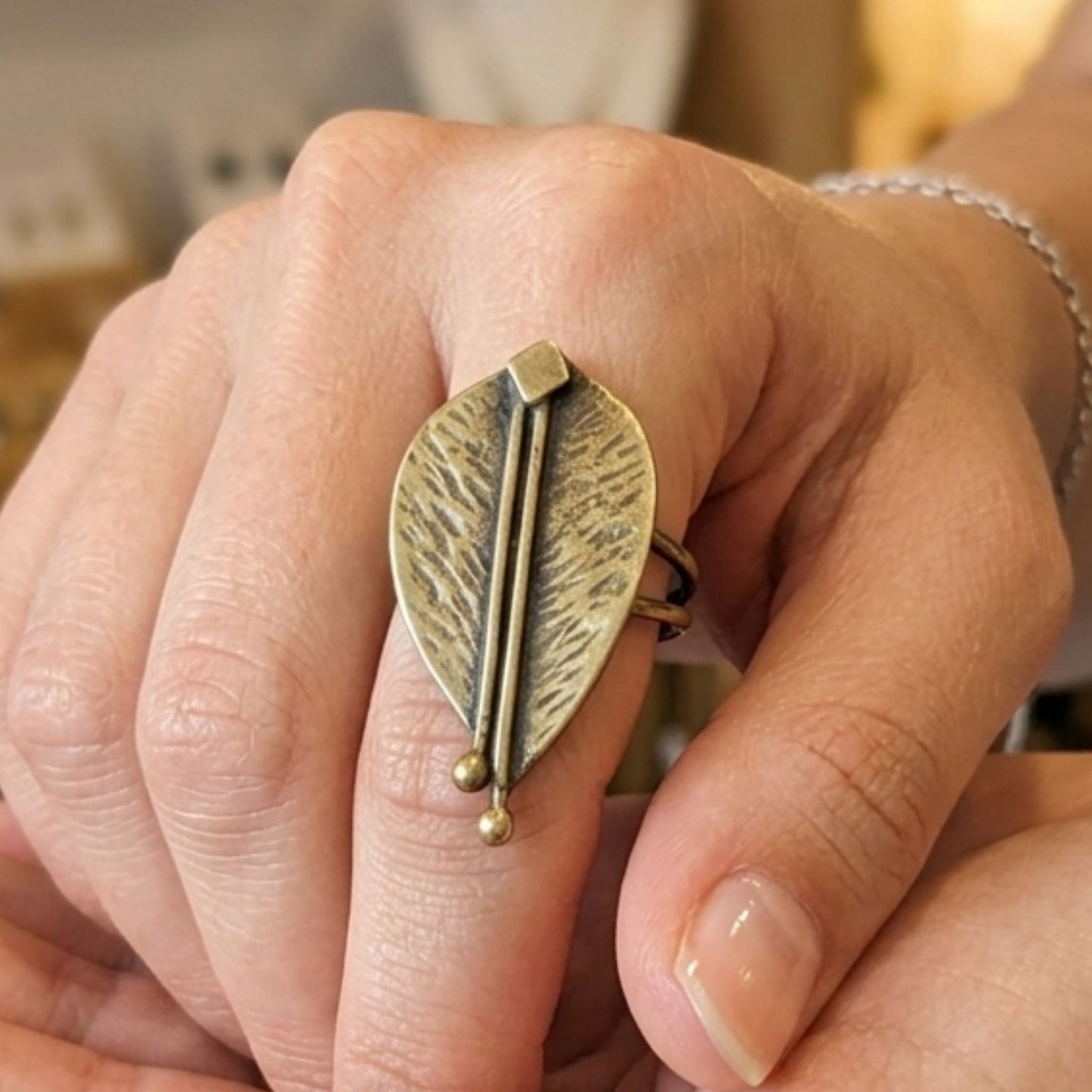 Anillo Hoja Bronce Dorado Vintage Artesanal | Joyería Osnor