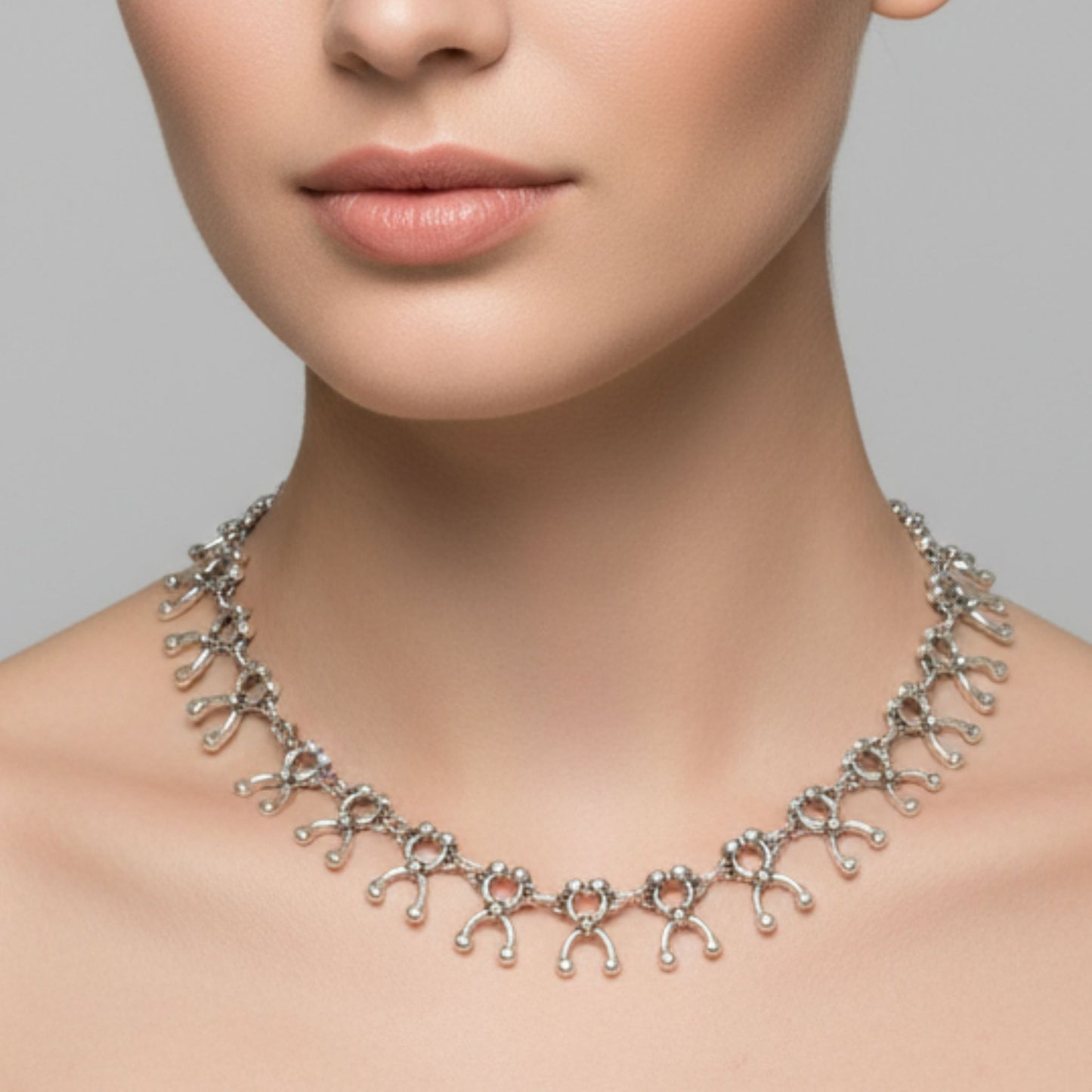 Collar de ZAMAK - Efecto Lluvia de Plata