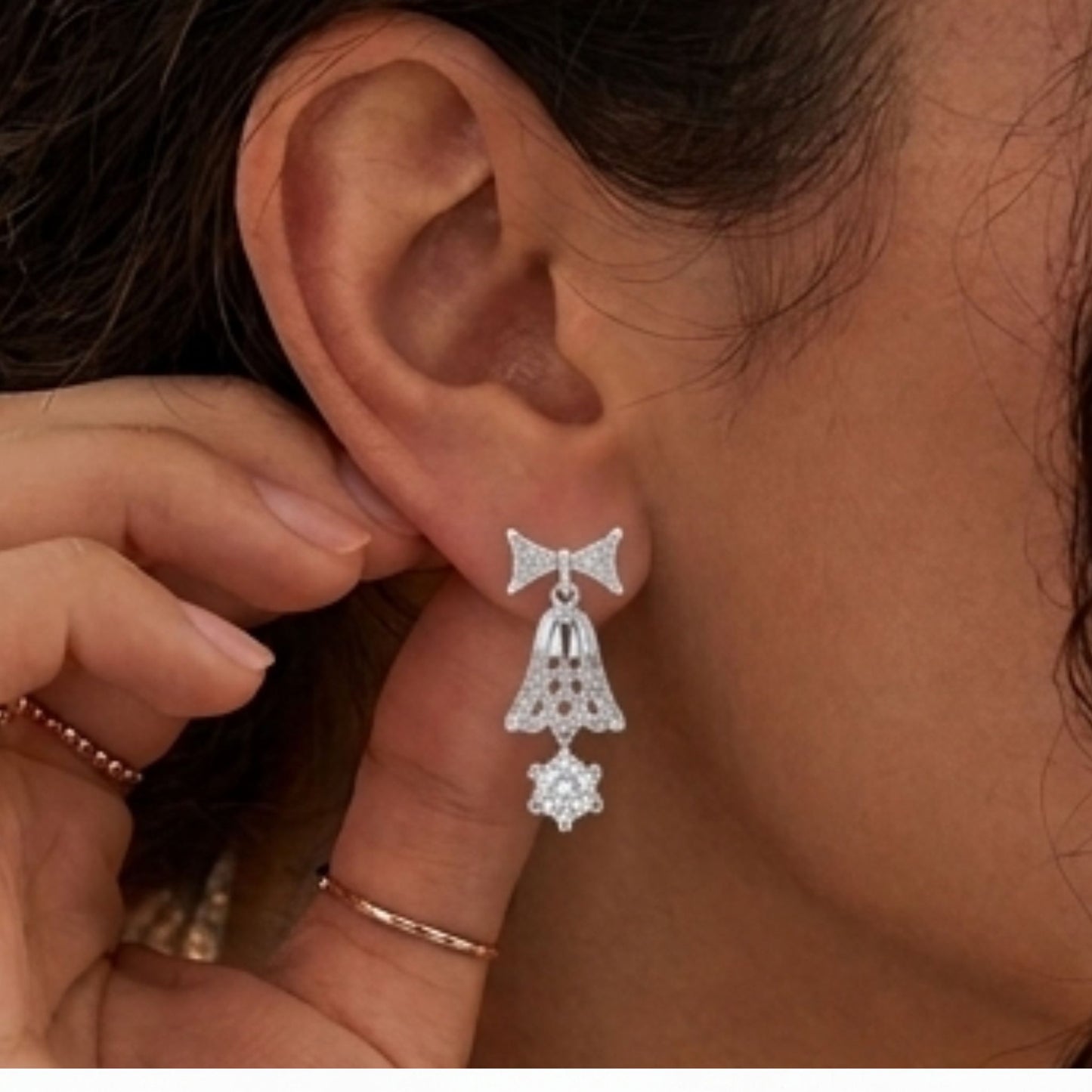 Pendientes Largos Campana y Lazo – Acero Inoxidable Plateado