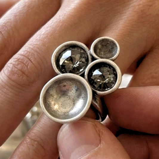 Anillo de Zamak Mujer Volumen con Circonitas | Plateado Ajustable