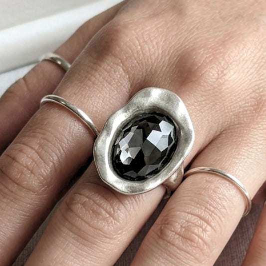 Anillo Zamak Mujer Circonita Negra Oval | Joyería Osnor