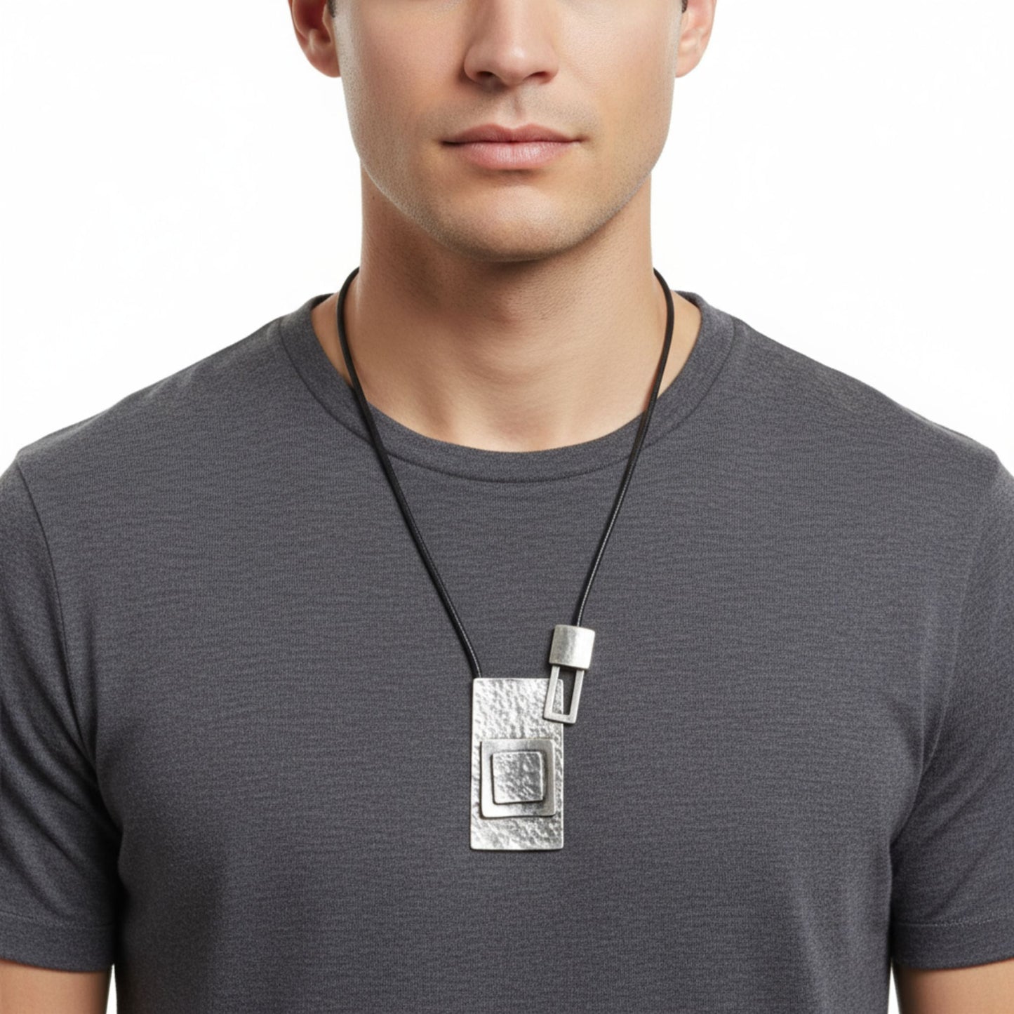 Collar Unisex Geométrico Zamak y Cuero Negro