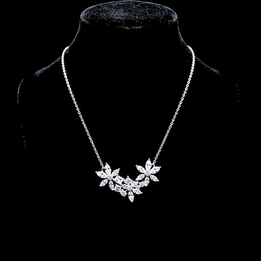 Collar Flores con Circonitas Engastadas | Acero Inoxidable