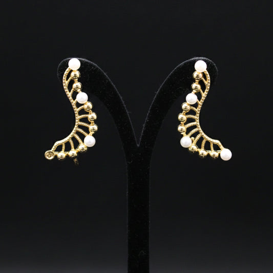 Pendientes Ear Cuff Dorado Calado con Perlas | Acero Chapado Oro 14K
