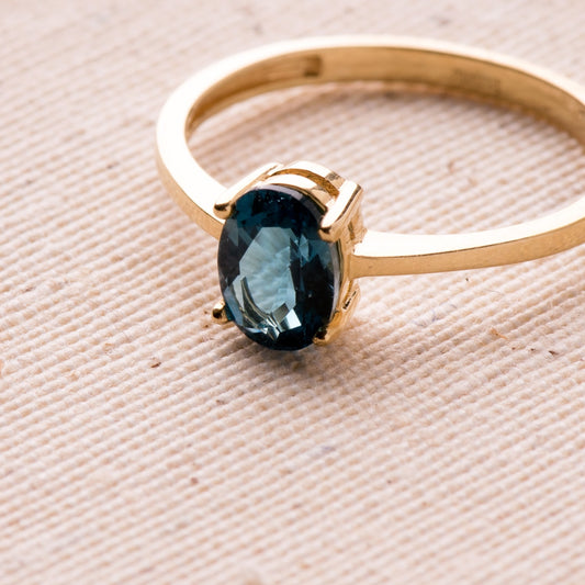 18K SORTIJA ORO AMARILLO GARRAS PIEDRA AZUL BLUE LONDON 7 X 5MM ANCHO CUERPO 2MM