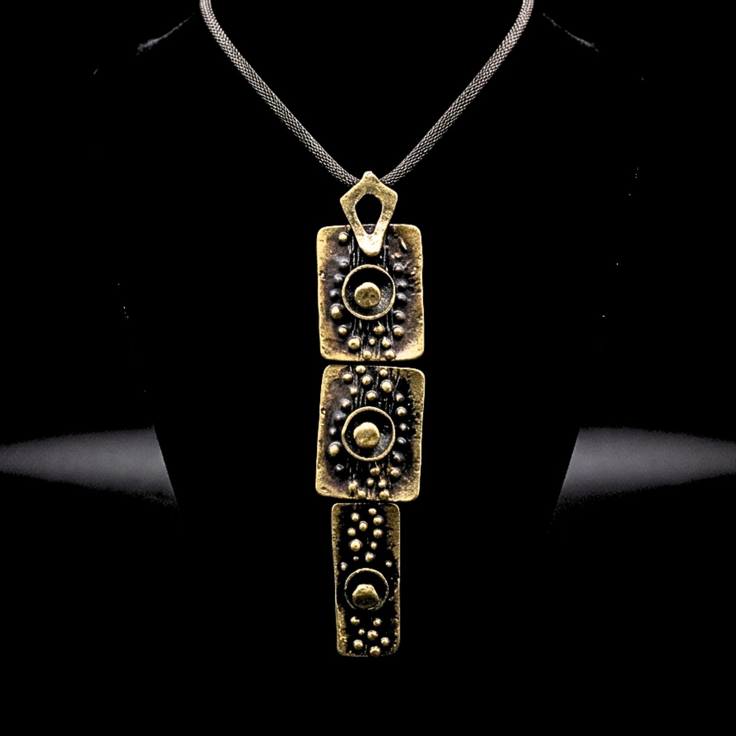 collar de bronce escultura exclusivo joyeria osnor zamak
