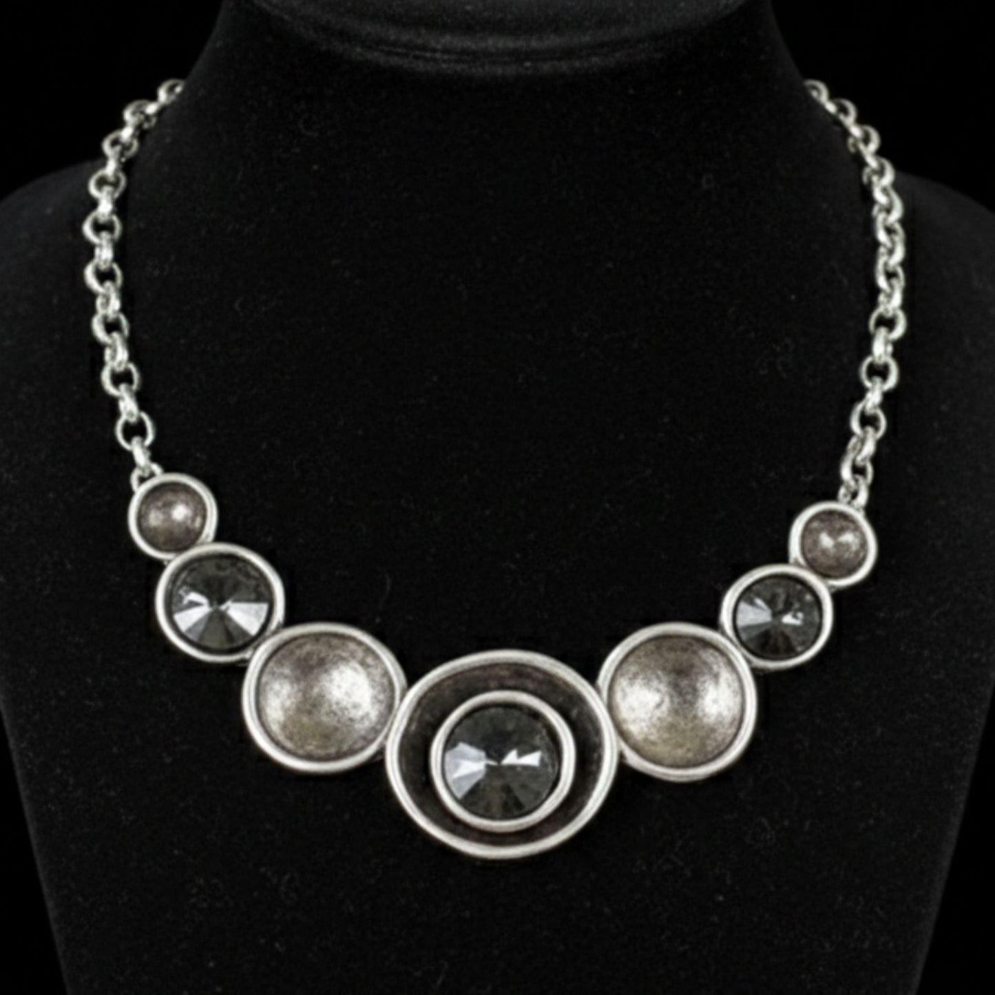 Collar Gargantilla Circonitas Gris Ahumado Zamak Plateado | Joyería Osnor
