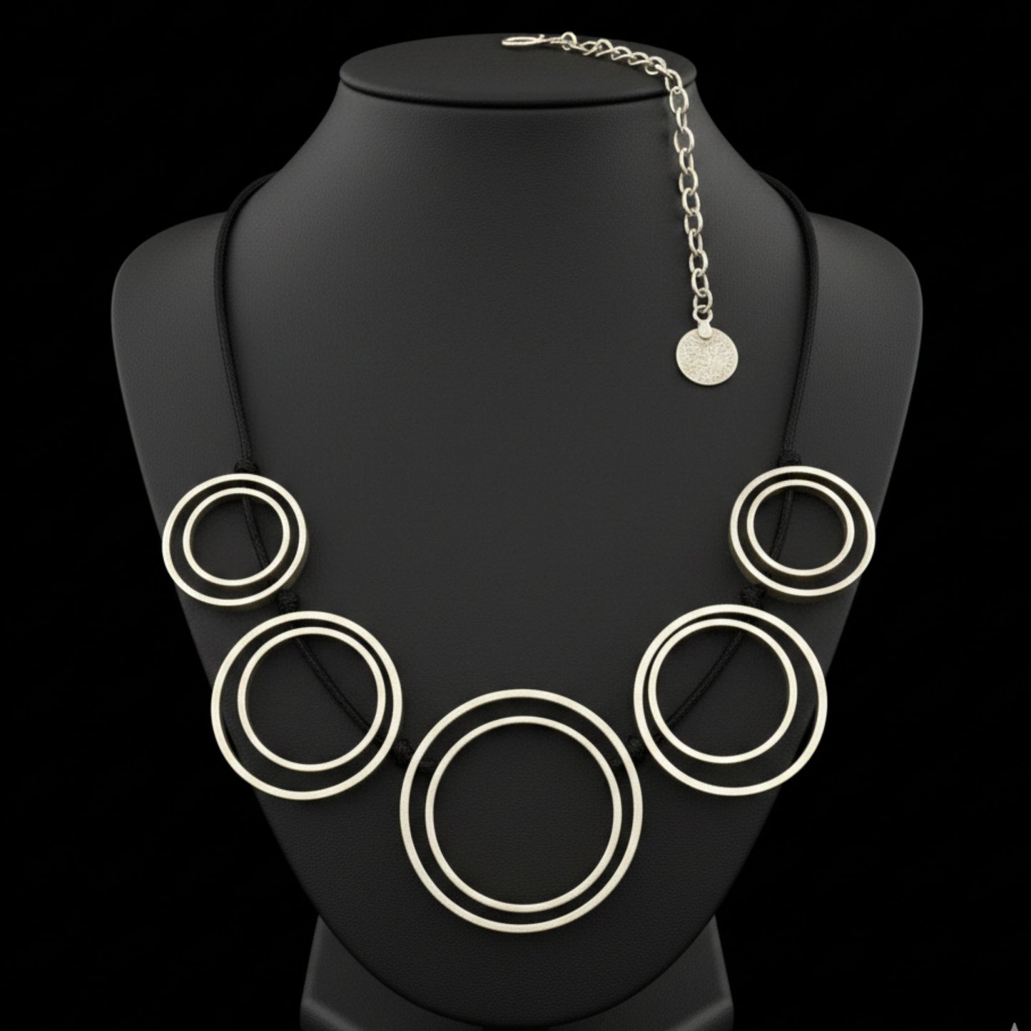 Collar Aros de Volumen Zamak Plateado | Unisex – Joyería Osnor