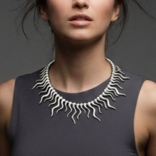 Collar Gargantilla Sol Zamak Plateado | Joyería Exclusiva Hipoalergénica