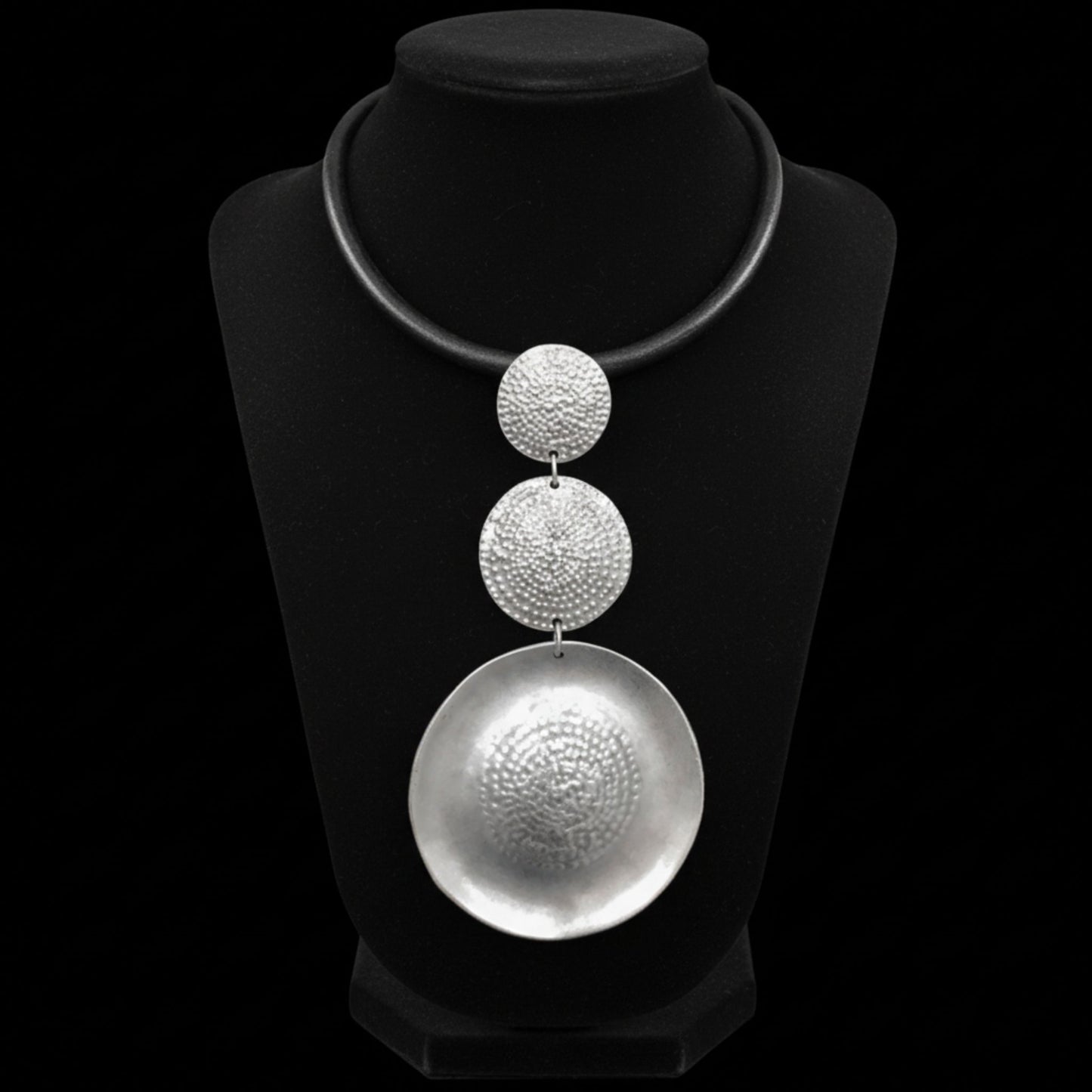 Collar Zamak Cuero con Discos Plateados Unisex Hipoalergénico Joyeria Osnor