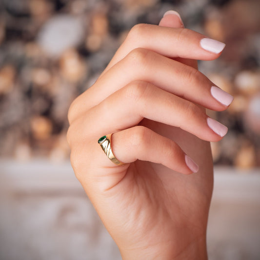 18K SOLITARIO ORO AMARILLO PEQUEÑO BEBE O MEÑIQUE CIRCONITA VERDE OVAL 5X3MM