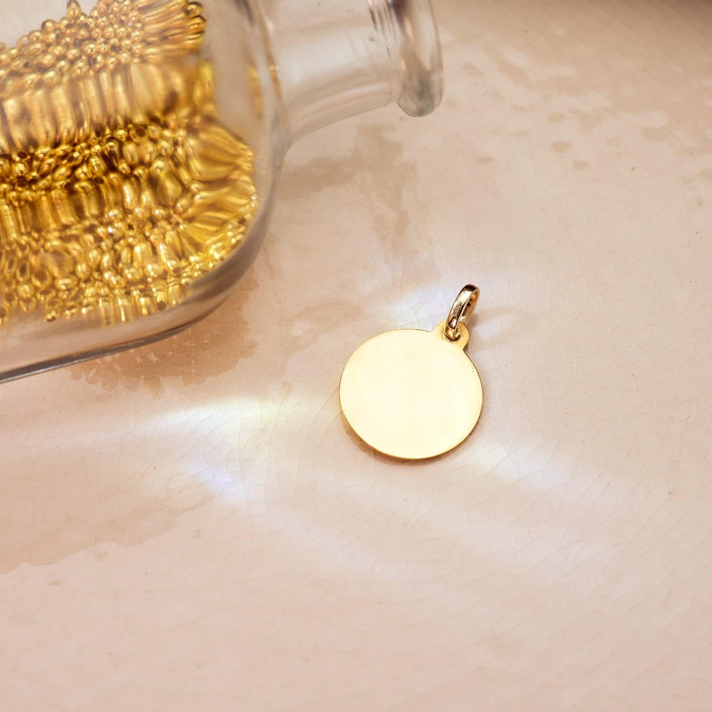 18K MEDALLA ORO AMARILLO VIRGEN DEL PERPETUO SOCORRO BISEL 16 MM