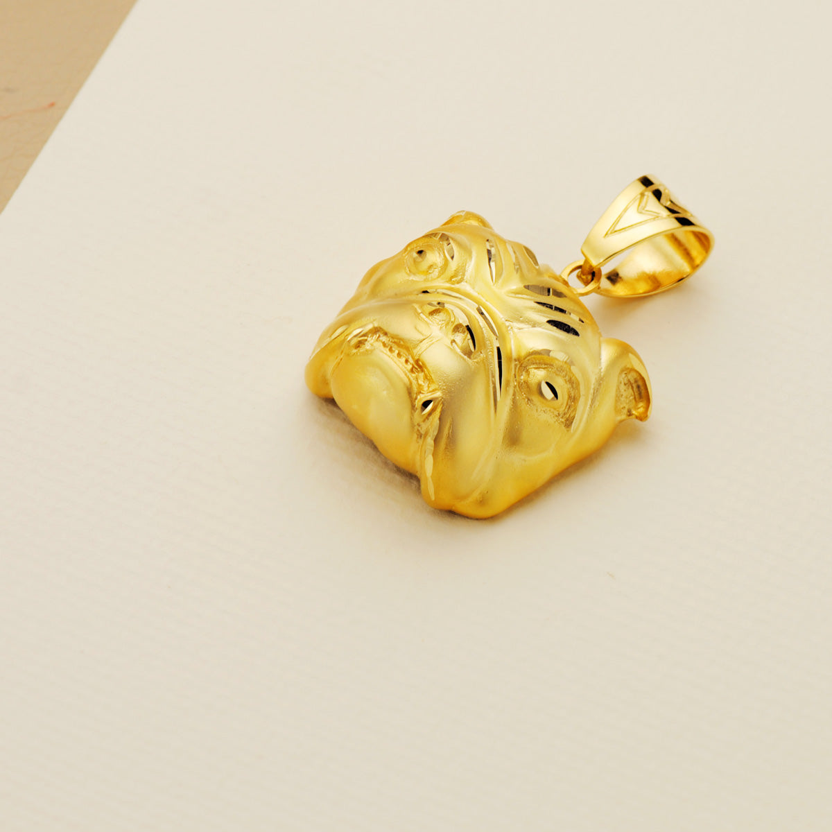 18K COLGANTE ORO AMARILLO CABEZA BULLDOG INGLES TALLADA 27X31 MM
