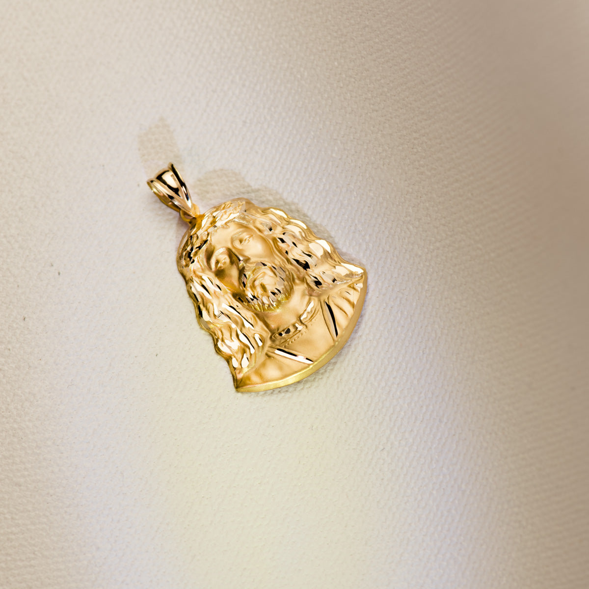 18K COLGANTE ROSTRO CRISTO ORO AMARILLO. 32 X 25 MM