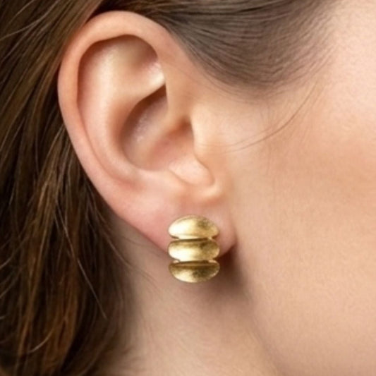 Pendientes Dorados Triple Oval | Acero Inoxidable Chapado Oro 14K