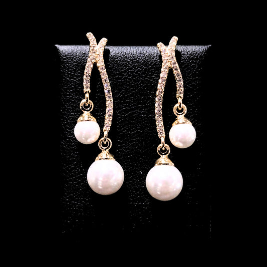 Pendientes Largos Dobles Perla Blanca y Circonitas | Acero Chapado Oro 14K