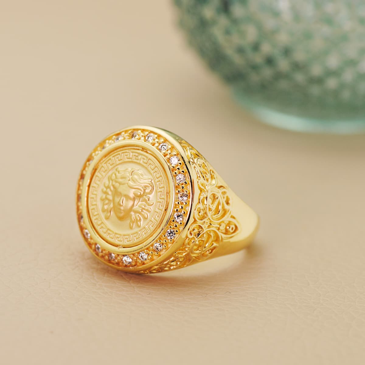 18K SELLO ORO AMARILLO MEDUSA VERSACE MATE 15 MM CON CIRCONITA ANCHO 21 MM