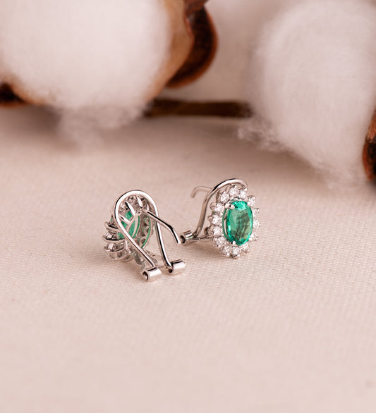 18K PENDIENTES ORO BLANCO DIAMANTES DE LABORATORIO Y ESMERALDA RECRISTALIZADA 7X5 MM 1,50 QTS VS2-G. 0,580 QTS.11,5xX9,5 MM CIERRE OMEGA