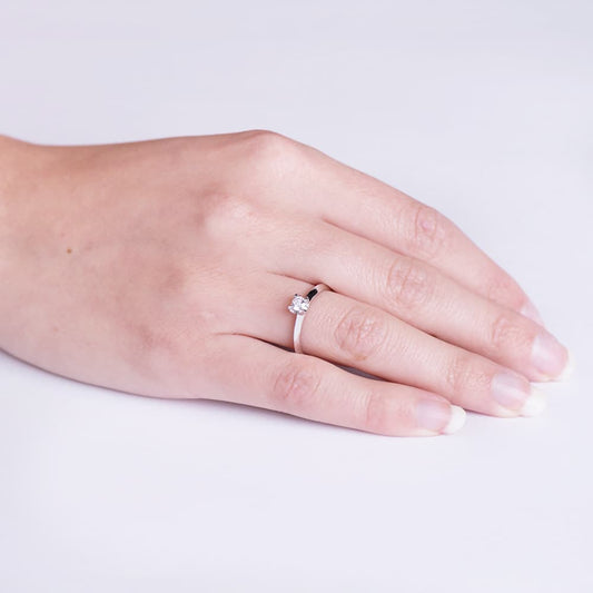 18K SOLITARIO DIAMANTE NATURAL TALLA BRILLANTE ORO BLANCO 0,150 QTS. SI-H