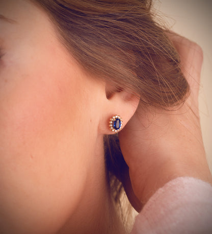 18K PENDIENTES ORO AMARILLO ZAFIRO DIFUSION 6X4 MM 1,24 QT Y 28 DIAMANTES LABORATORIO 0,280QT VS2-G. 9,5X8 MM CIERRE PRESION