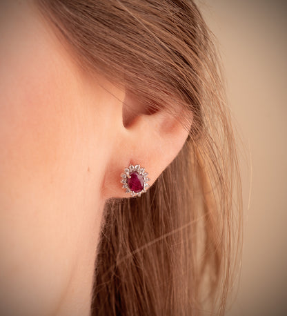 18K PENDIENTES ORO BLANCO 28 DIAMANTES LABORATORIO Y RUBI 6X4 MM 1,10 QT 0,28 QTS. VS2-G CIERRE PRESION 9,5X8 MM