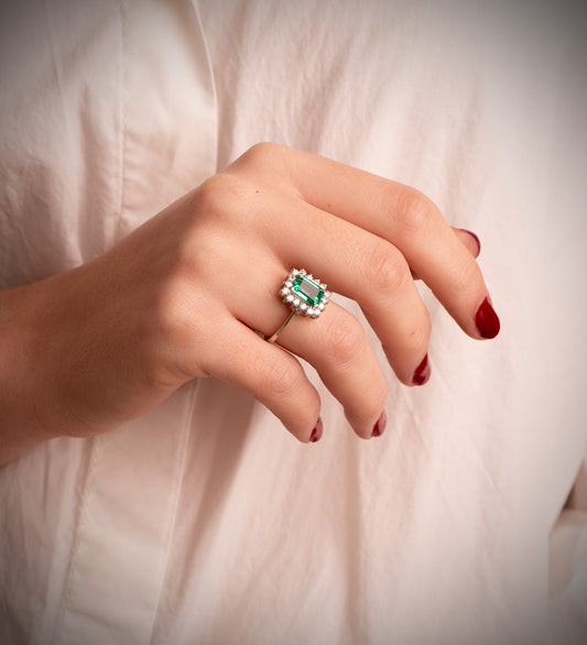18K SORTIJA ORO BLANCO ESMERALDA 8X6 MM 1,50QT DIAMANTES VS2-G 0,56QT 13X11 MM