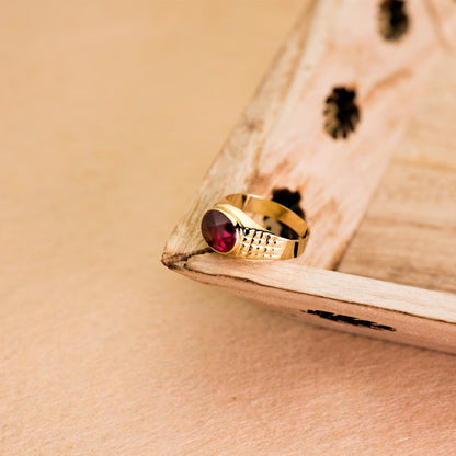 18K SELLO ORO AMARILLO CON PIEDRA RUBI SPINEL 10X8 MM LATERAL TALLADO