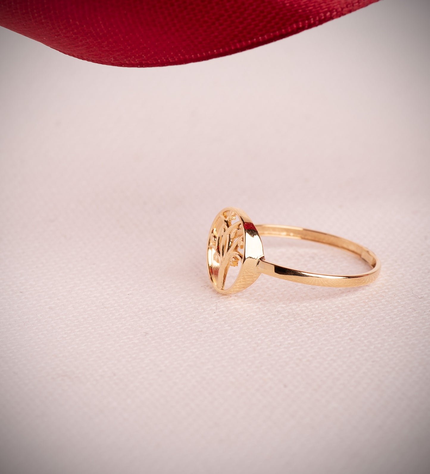 18K SORTIJA ORO AMARILLO ARBOL DE LA VIDA CALADO. ANCHO: 10 MM.