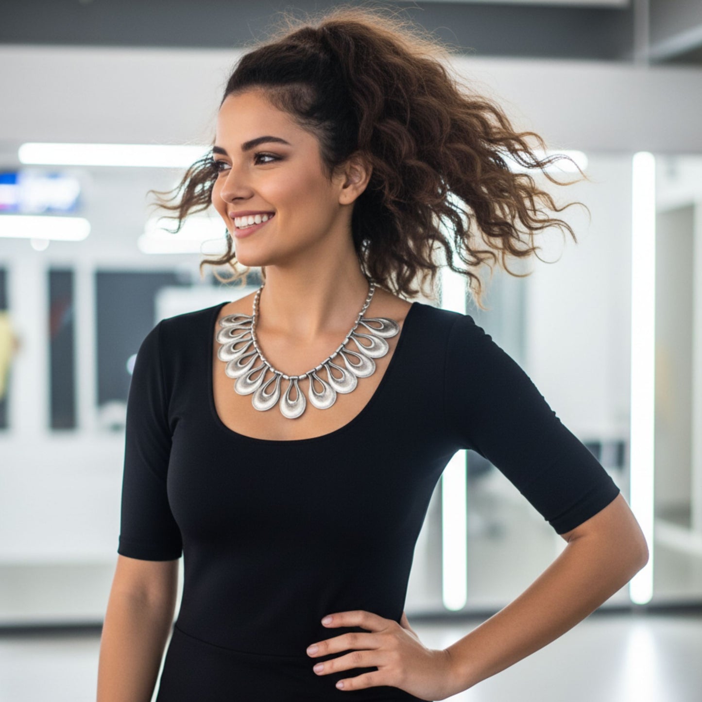 Collar Zamak Pétalos Plateados