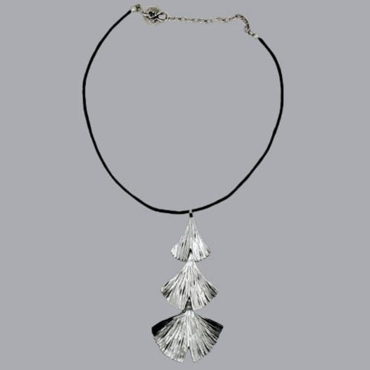 Collar Zamak Diseño Hojas de Ginkgo