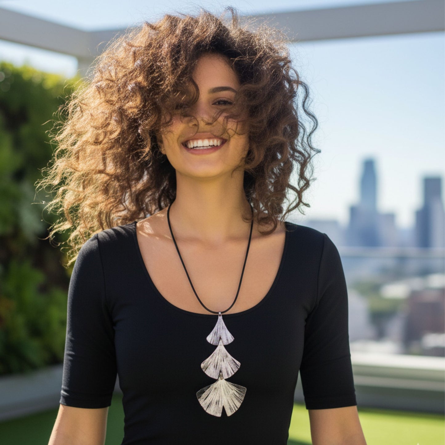 Collar Zamak Diseño Hojas de Ginkgo