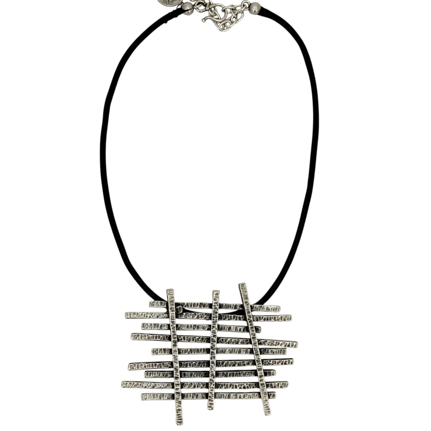 COLLAR ZAMAK CUERO CON COLGANTE GEOMETRICO