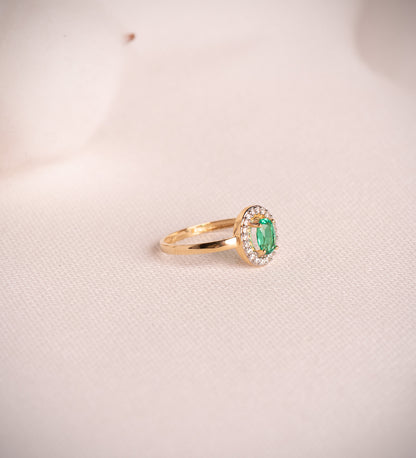 18K SORTIJA ORO AMARILLO ESMERALDA 6X4 MM 0.49 QTS. ANCHO 8X6 MM