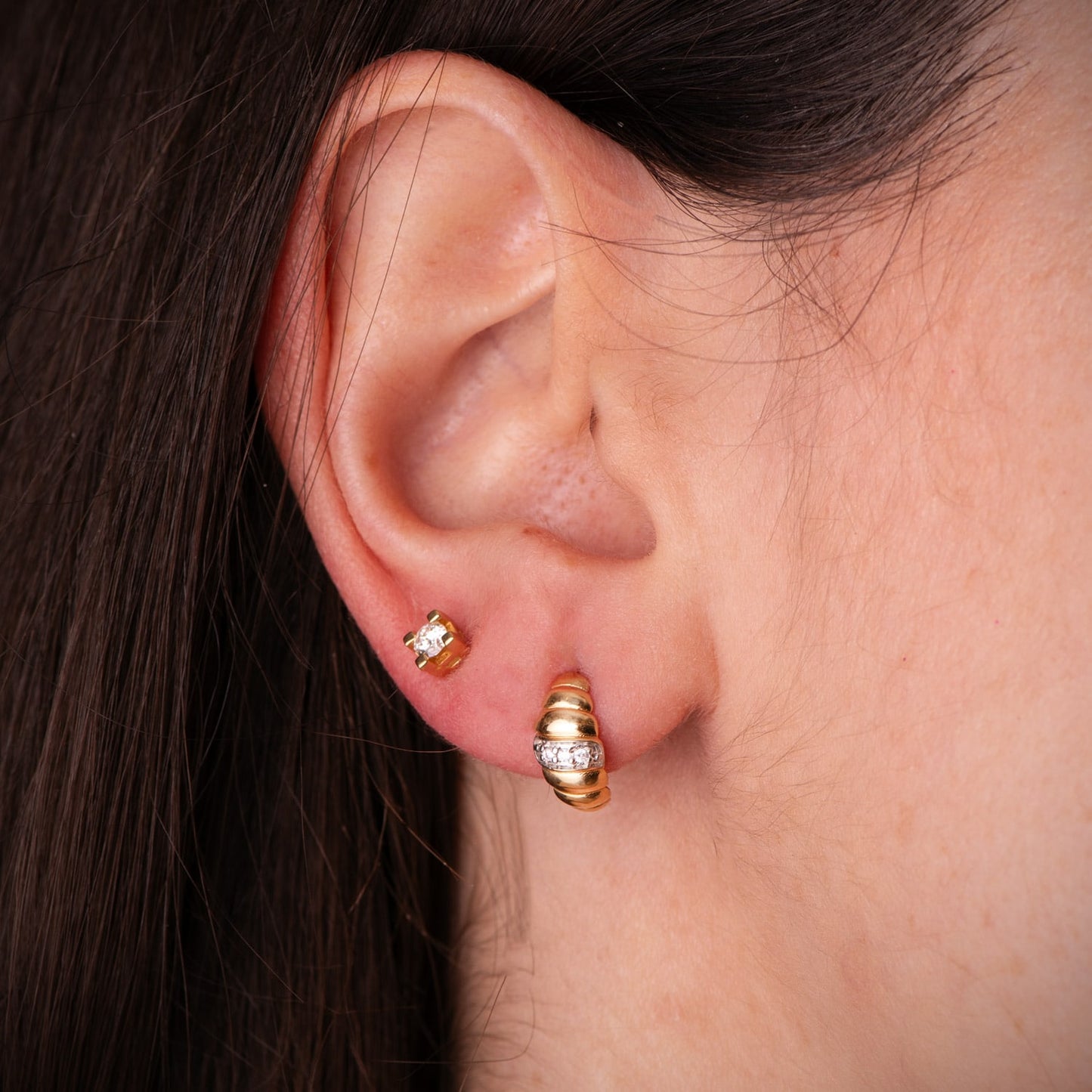 18K PENDIENTES ORO BICOLOR GALLONES CON CIRCONITAS. MEDIDA: 10 X 5 MM. CIERRE PRESION
