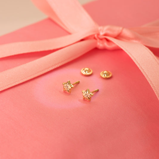 18K PENDIENTES ORO AMARILLO ESTRELLAS CON CIRCONITA 5 X 5 MM CIERRE TUERCA