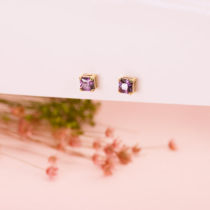 18K PENDIENTES ORO AMARILLO CUADRADOS PIEDRA COLOR AMATISTA 5,5 X 5,5 MM. CIERRE PRESION