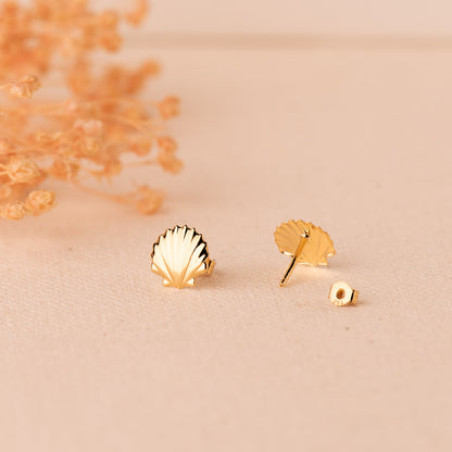 18K PENDIENTES ORO AMARILLO CONCHA BRILLO 8 X 8 MM. CIERRE PRESION