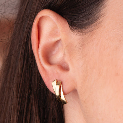 18K PENDIENTES ORO AMARILLO TRES BANDAS LISAS. 17 X 7 MM. CIERRE PRESION