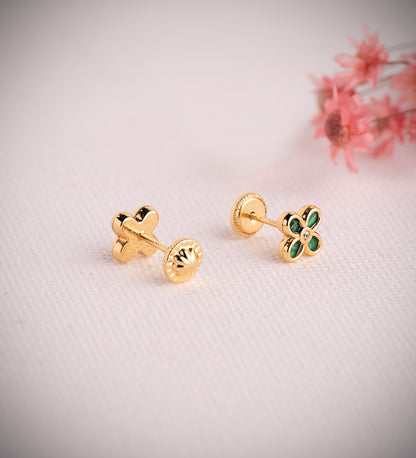 18K PENDIENTES ORO AMARILLO TREBOL MALAQUITA CON CIRCONITA. MEDIDA: 7 X 5,5MM. CIERRE TUERCA